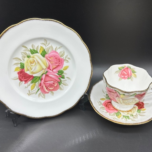 Queen Anne Lady Sylvia Tea Trio Bone China England - Picture 2 of 4